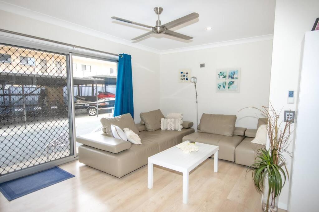 Fi'S Beach House Gold Coast Buitenkant foto